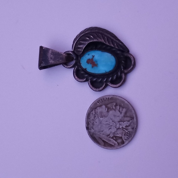 VERY VINTAGE Native American Natural Turquoise Sterling Silver w Feather PENDANT - Picture 8 of 16